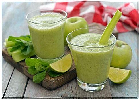 glass of smoothie with cabbage in your detox diet