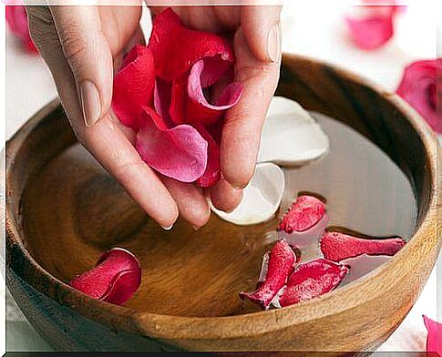 Rose water for beautiful eyes