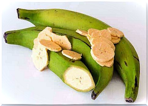 A plantain with slices on top