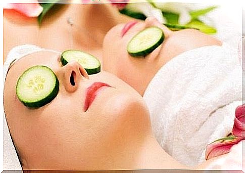 Cucumber against dark circles under the eyes