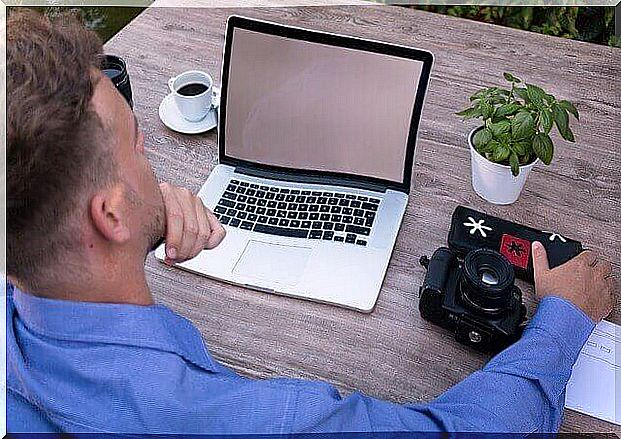 Man with laptop