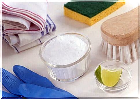 Baking soda and cleaning products