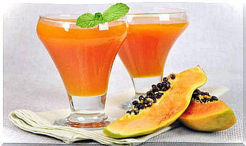 Smoothie with papaya