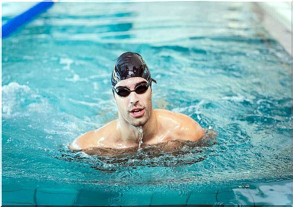 How to learn to swim in a pool