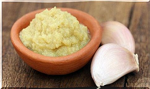 mashed garlic