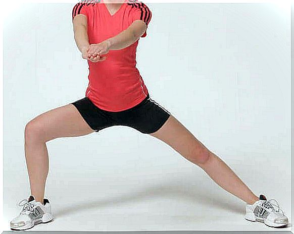 Woman doing lunges