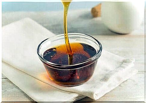 Syrup is served in a bowl